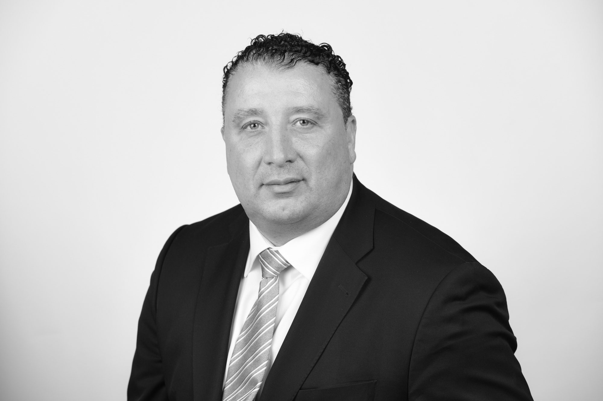 zhestkiy-seks-sandro-porno-foto-domohozyaek-v-stringah